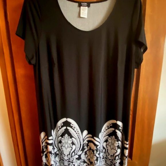 MSK Dresses & Skirts - MSK Woman's Spring/Summer Dress (3X) Bl/Wt